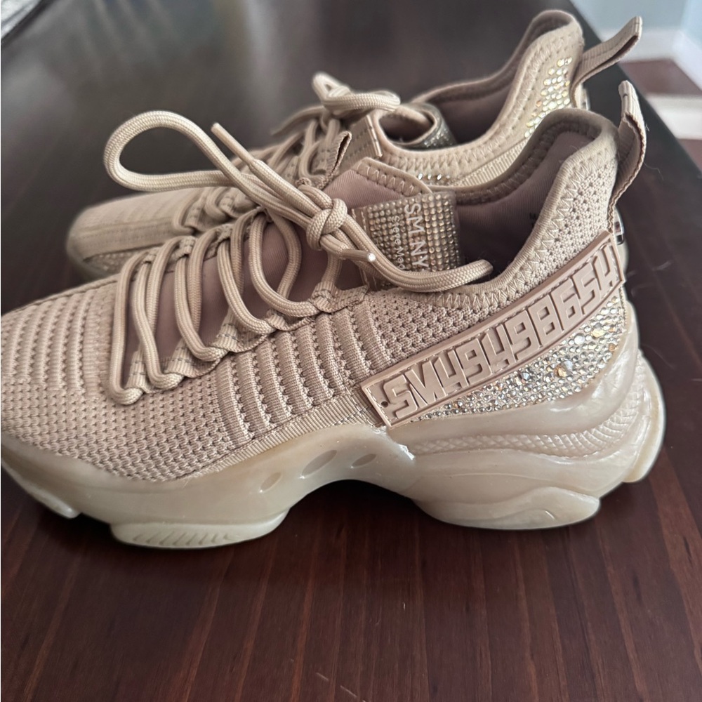 Steve Madden Women’s Maxima Sneakers